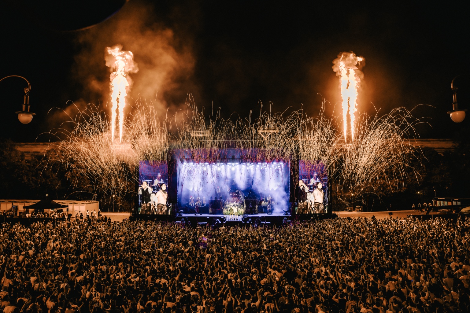 Live performance with audience and stage effects